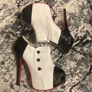 Brand new platform Bordello tuxedo heels size 8w
